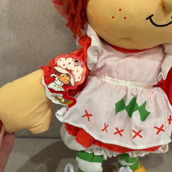 Strawberry Shortcake 2002 Plush Doll - Picture 5 of 7